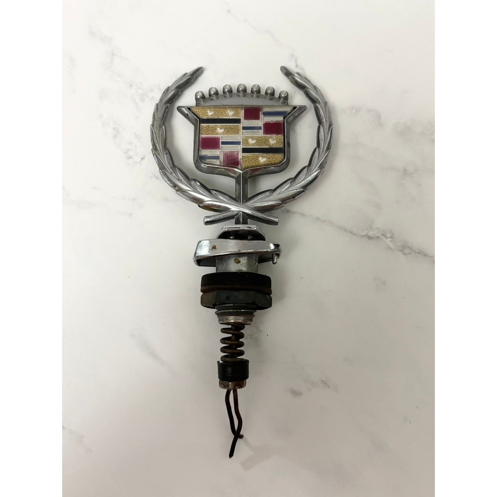Vintage Cadillac Hood Ornament Wreath & Crest 1610460 - 80s 90s Fleetwood OEM